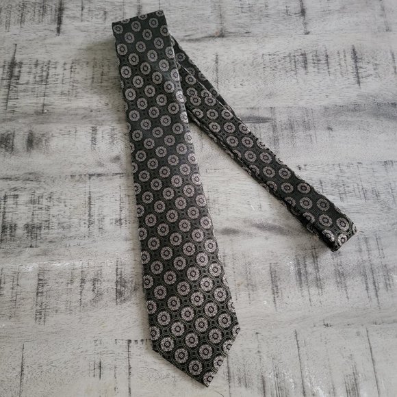 Burma Bibas Black and Sage Green Print Silk Tie 60 x 3.5 - Picture 2 of 10